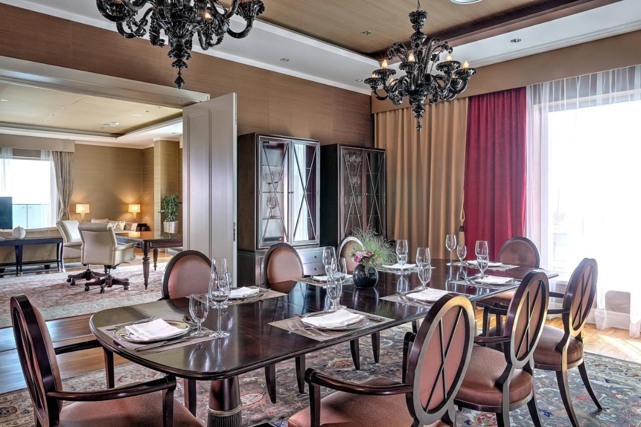Suite Présidentielle 1 Lit King-Size avec Accès Étage Grand Salon