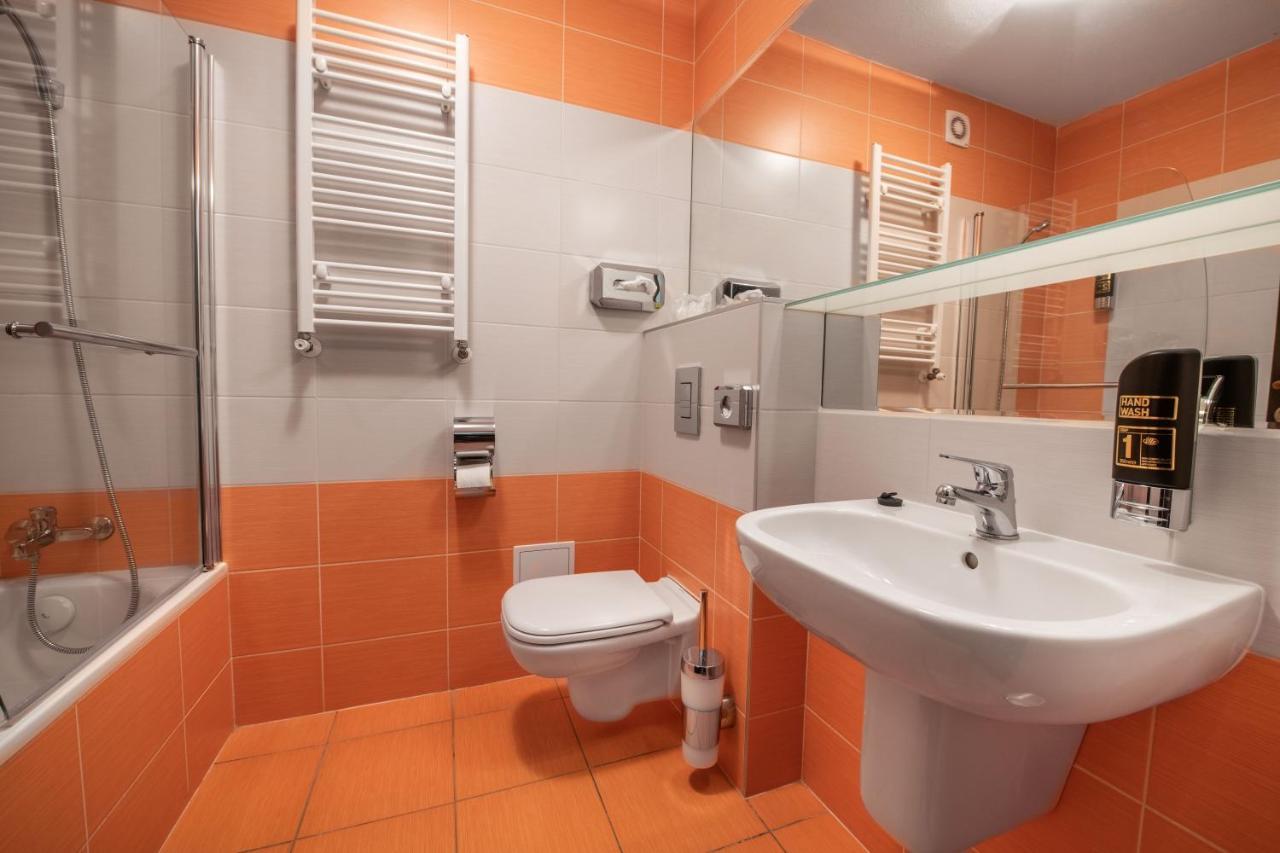 Chambre Double avec Lit d'Appoint
