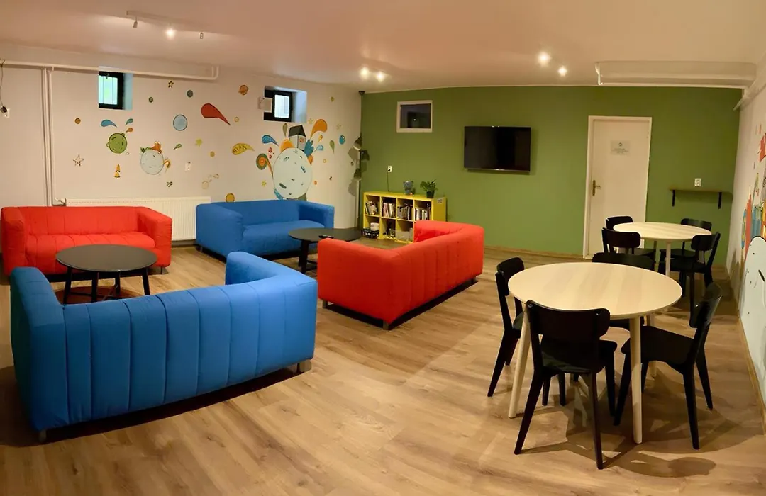 Patio Hostel-1